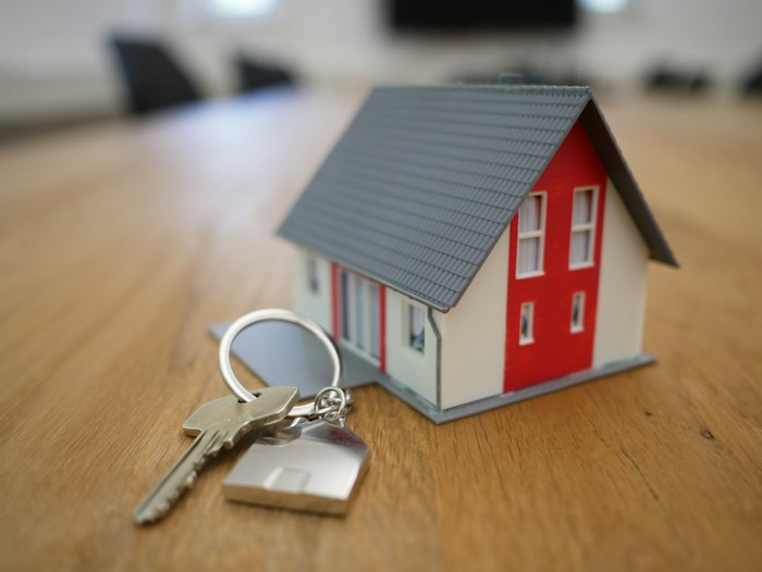 Modernes Hausexterieur als Sinnbild für Immobilienunternehmen